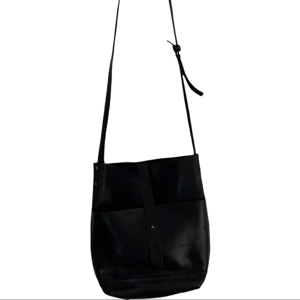 Everyday Black Leather Shoulder Bag with Front Pocket